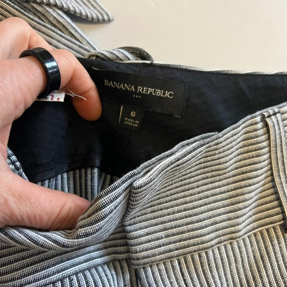 Banana Republic Black White Striped cropped pants 6 - Picture 4 of 11